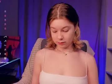 kaylisse — Goal : Gently suck finger  <3 Help me reach 300 likes [22 tokens remaining] #cute #18 #bigboobs #teen #bigass