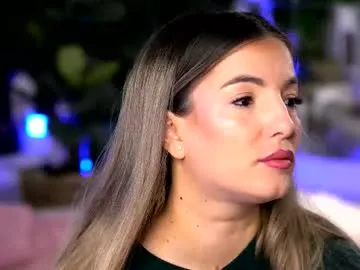 kellymathews on Chaturbate