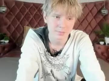 Freechat kevinm1lky on Chaturbate