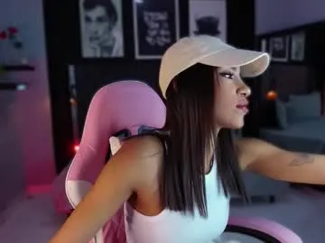 Freechat kitty_collins_ on Chaturbate