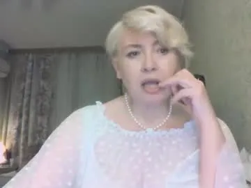 laramrs — Hello! Glad to see you here, let's make our communication amazing together. #new #nonude #mature #natural #lady [492 tokens remaining]