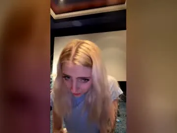 Freechat latenightkash on Chaturbate