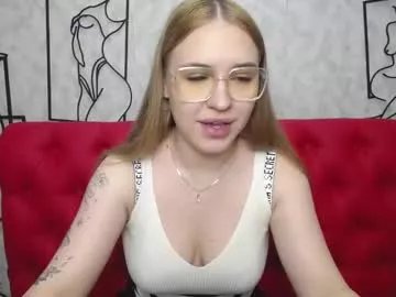 laurahlot on Chaturbate