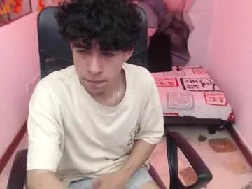 Freechat liil_boy on Chaturbate
