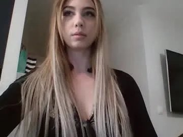 lilysweetgirl — Freechat on Chaturbate