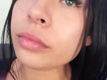 Freechat mia_roux13 on Chaturbate