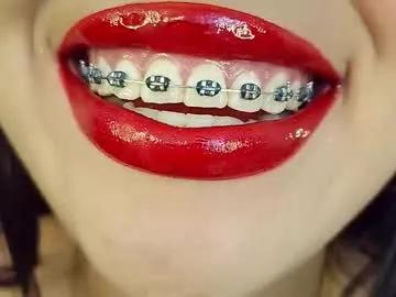 Freechat mia_roux13 on Chaturbate