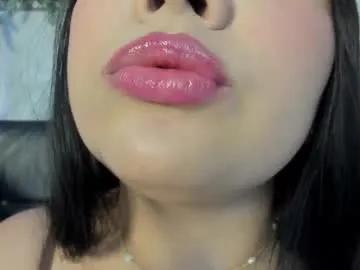 Freechat mia_roux13 on Chaturbate