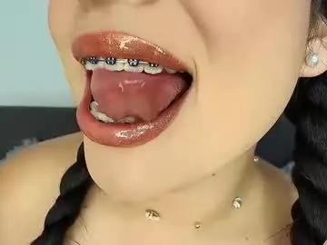 Freechat mia_roux13 on Chaturbate