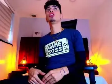 neoraptis on Chaturbate