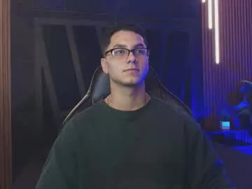 noah_clarkk on Chaturbate