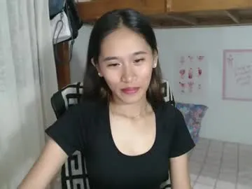 Freechat rea_petite on Chaturbate