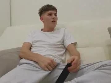 Freechat reeves_bae on Chaturbate