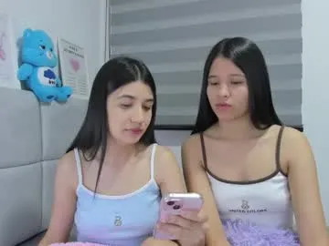 Freechat roseandmiah on Chaturbate