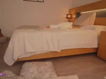 Freechat sammarastone on Chaturbate