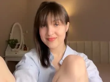 Freechat saphirree on Chaturbate