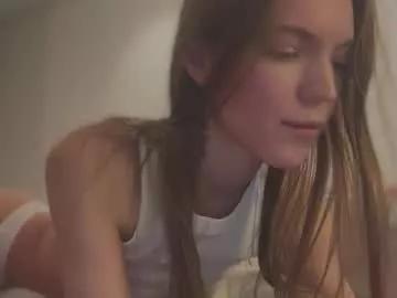 Freechat shiningstarrr on Chaturbate