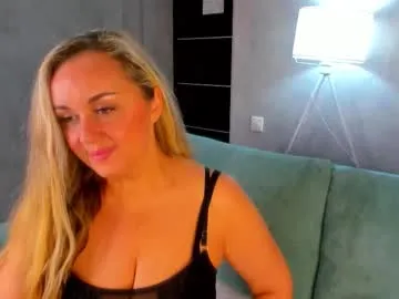 sky_kuper — GOAL: ice on my hot nipples [164 tokens remaining] Hey im Sky im new here lets have fun :) #bigass #mature #bigboobs #curvy #natural