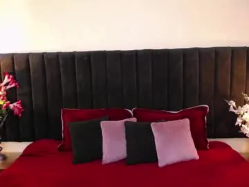 Freechat soft_attraction on Chaturbate