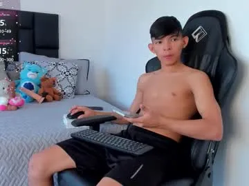 Freechat tonny_twink_ on Chaturbate