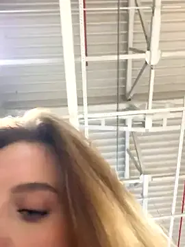 -AngelAri- on StripChat