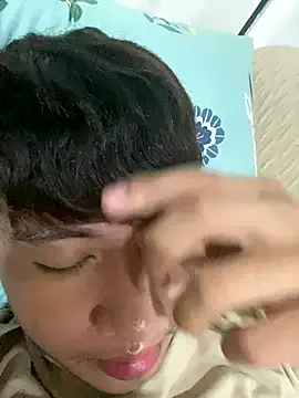 -asiantwink0000- on StripChat