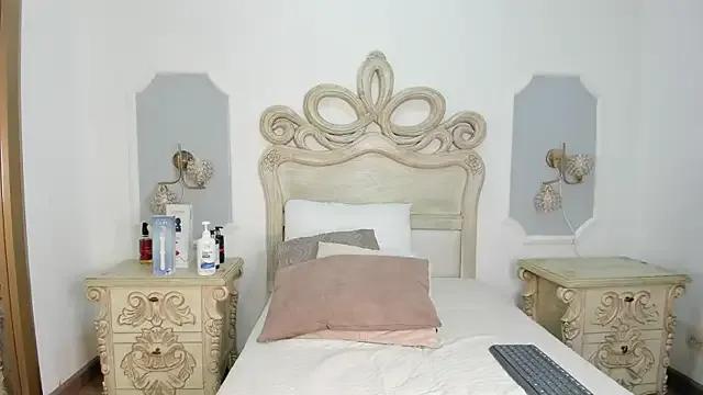 _chloe_adams's avatar