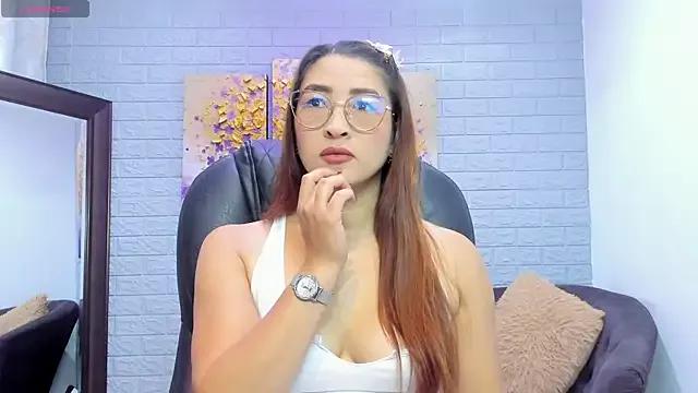 Freechat _LaraMom_ on StripChat