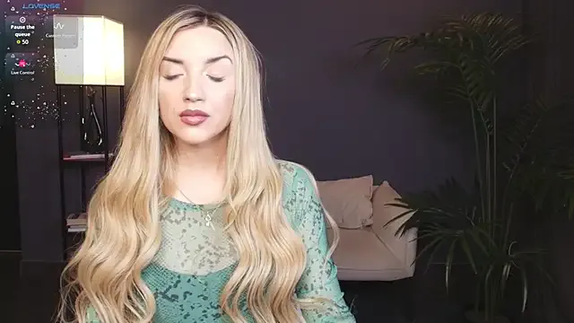 Freechat _Mi1a_ on StripChat