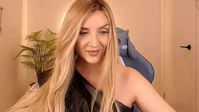 Freechat _Mi1a_ on StripChat