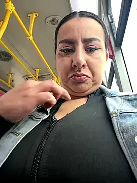 Abril_Luv on StripChat