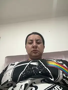 Abril_Luv on StripChat