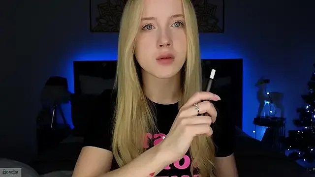 Freechat adele_armass on StripChat