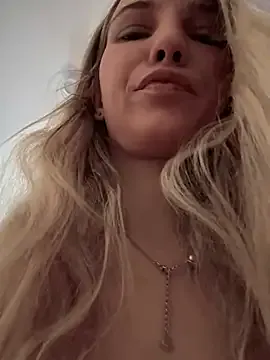 Adelina0001 — 1 fingers in ass