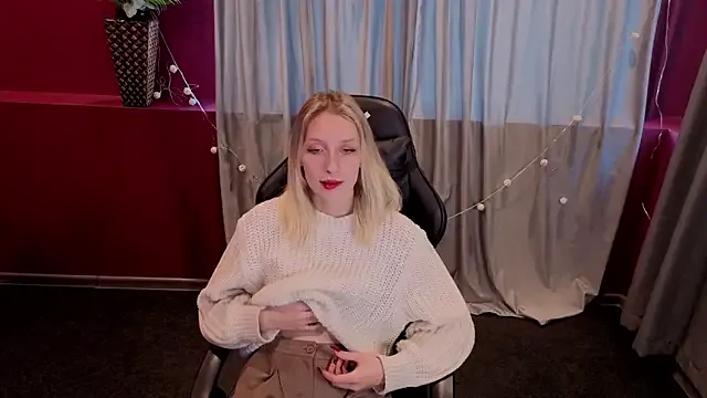 Akiro_Kim7 — show legs