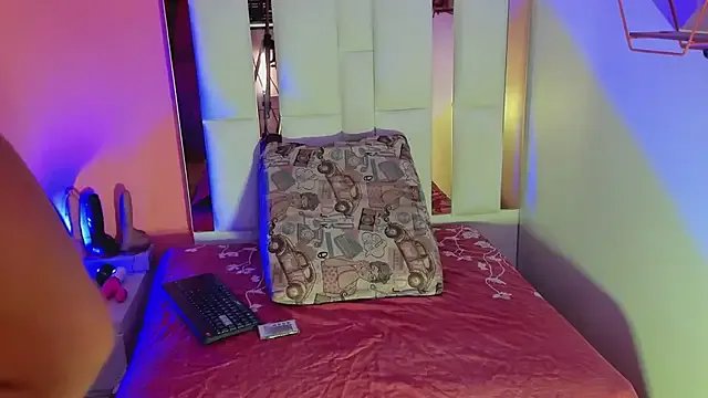 Alanna_hot3 —  a delicious squirt