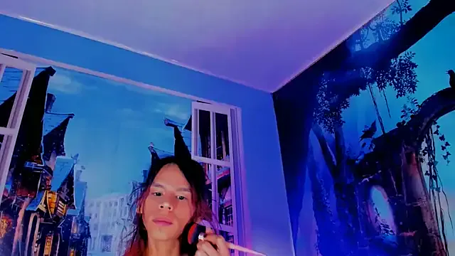 Freechat alessa_brown74 on StripChat