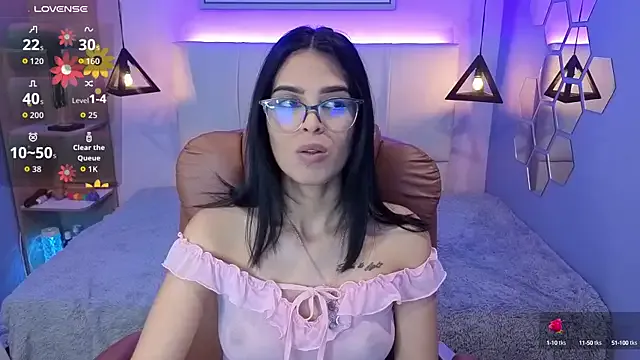 AlessiaVal_ on StripChat