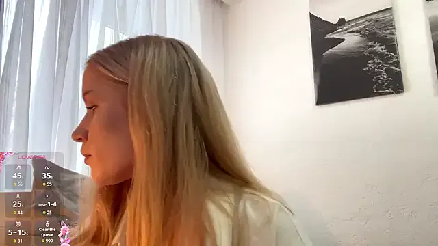 Alice_meow15 on StripChat