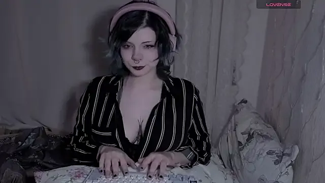 Alice_Zev on StripChat