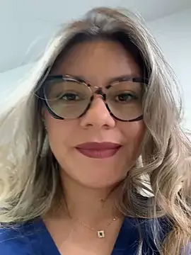 Freechat alicee16 on StripChat