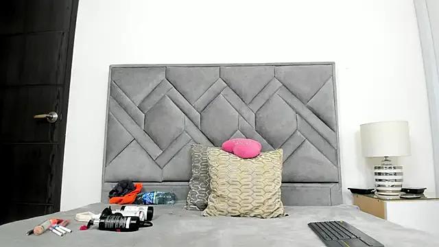 Freechat alicee_18 on StripChat