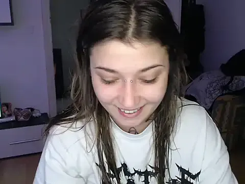 Freechat AlienforTwenty on StripChat