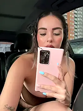 Alirawrz on StripChat