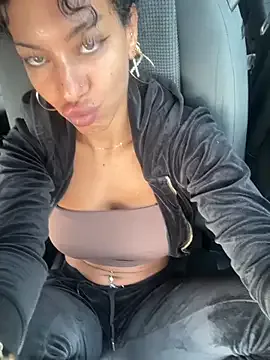 AlyssaHottv_ on StripChat