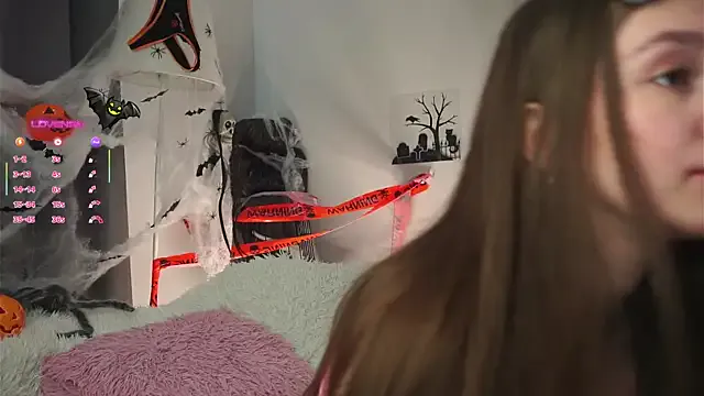 AmiLewis on StripChat