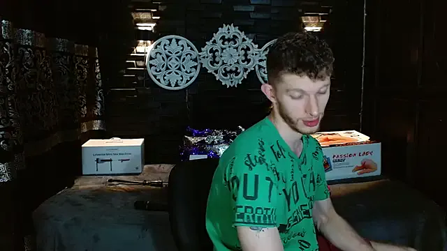 Freechat andrewxbi on StripChat