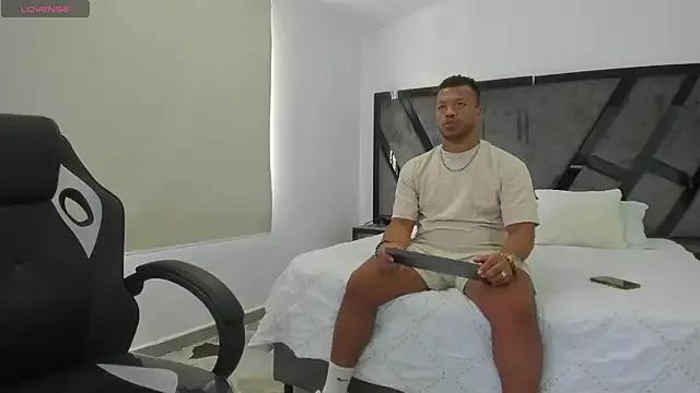 AnnieAndStefan on StripChat 