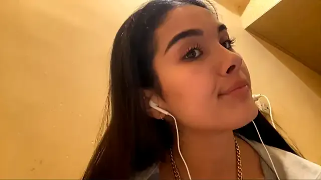 AylinBlush on StripChat