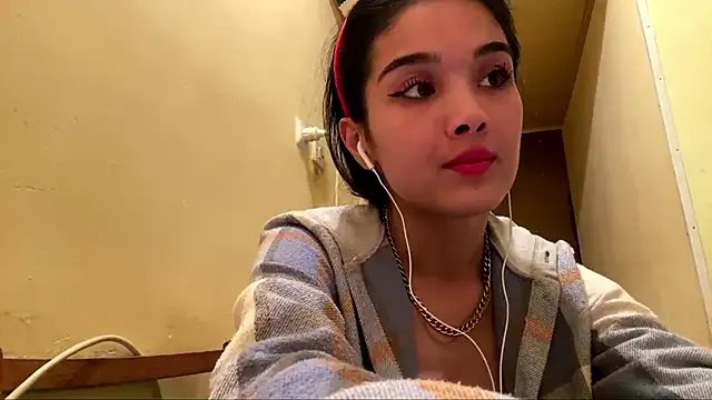 AylinBlush on StripChat